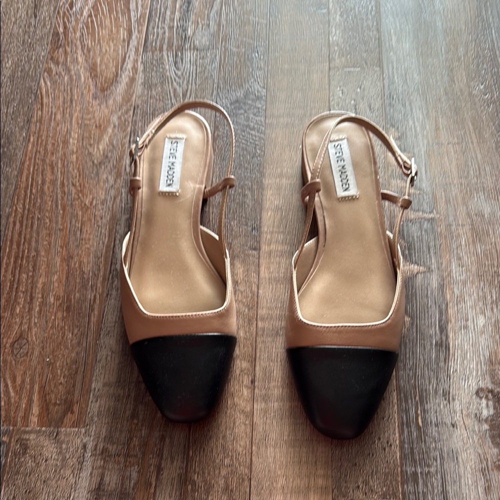 Steve Madden Tan and Black Flats